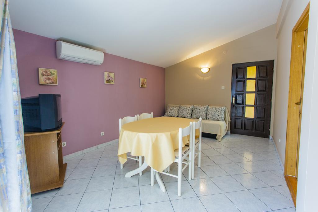 Apartments Bilaja Marina Szoba fotó